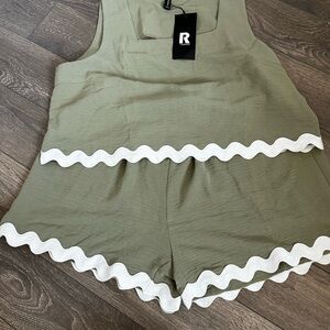 Summer Olive Green XL Shorts and Shirt Set